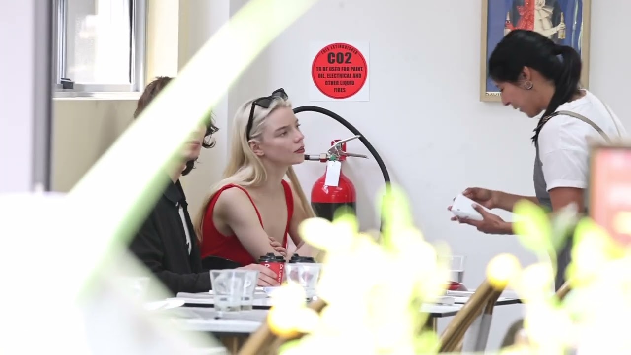 Anya Taylor joy and boyfriend cuddle up at lunch