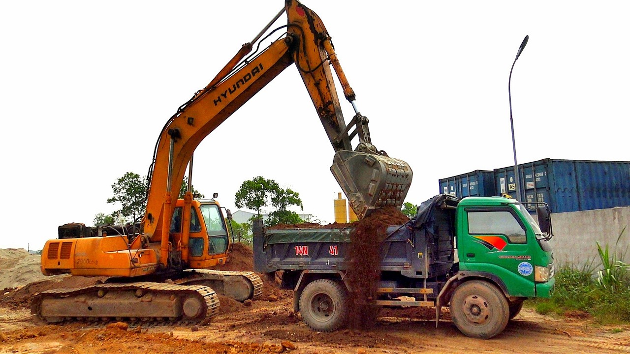 Máy Xúc HYUNDAI ROBEX 2900LC Múc Đất, Xe Ô Tô Tải Ben Chở & Đổ Đất | Excavator Truck | TienTube TV