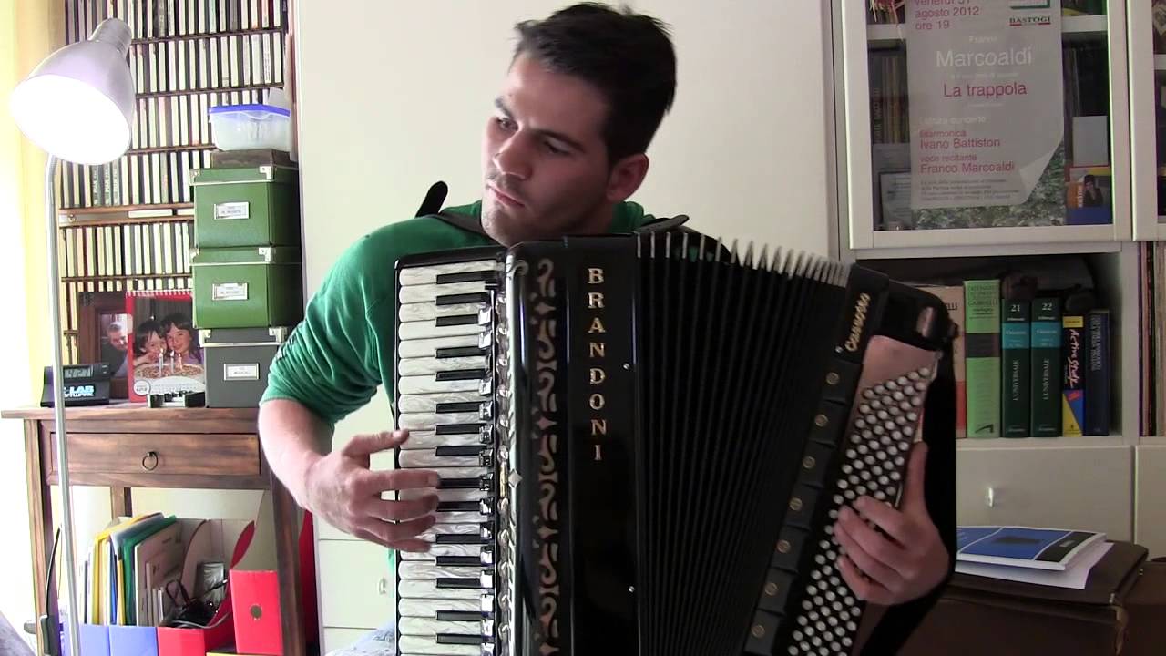 Andrea Bernardni suona Saint Louis Blues (W.C. Handy - Ch.Magnante)