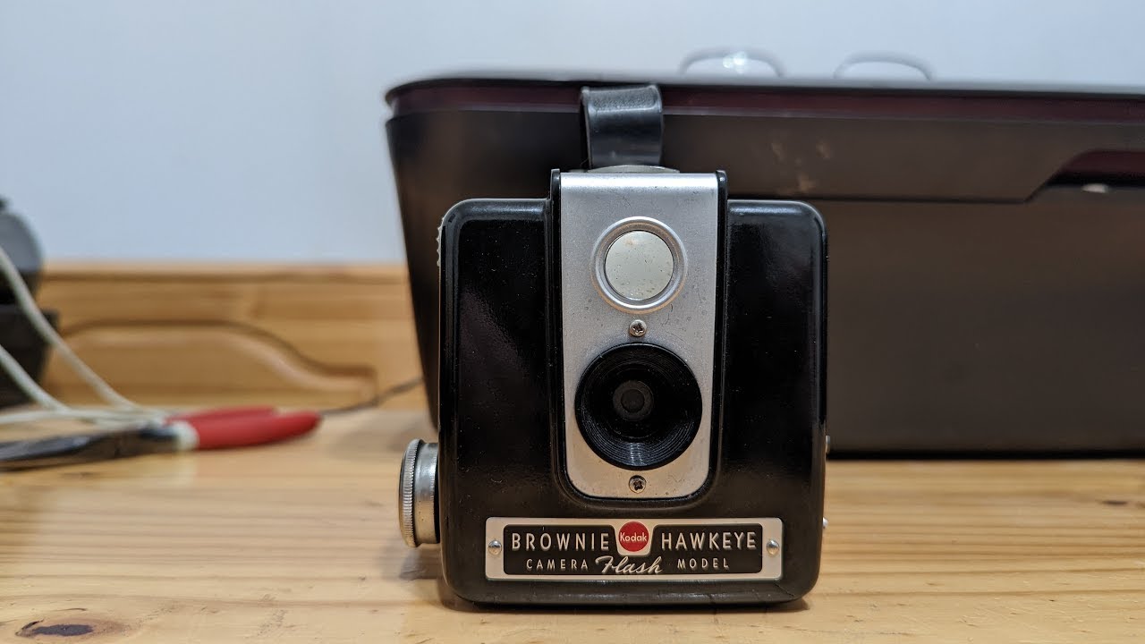 Viewer request!  how to load 620 film into a Kodak brownie Hawkeye camera!!