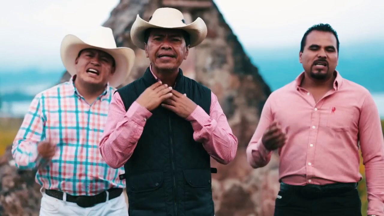 EL CAMPESINO Y EL NARCO (Video Oficial) - Banda Zirahuen 