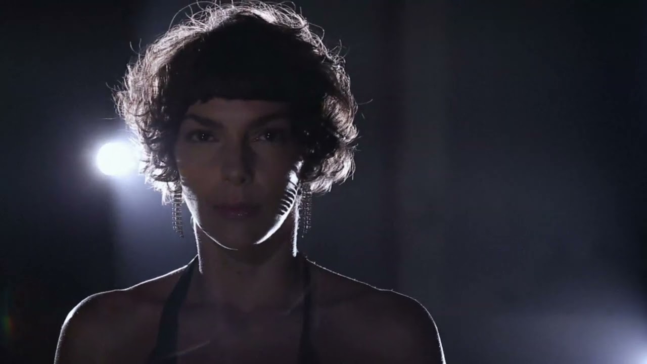 B&aacute;rbara Eug&ecirc;nia - N&atilde;o Vou Mudar feat. Fernando Mendes (visualizer)