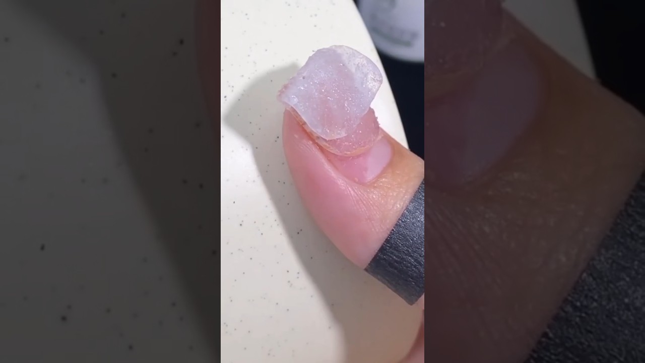 TUTORIAL: HOW TO REMOVE ACRYLIC NAILS (SOAK OFF) FAST & EASY 💅🏼 -How to remove fake nails at home ?