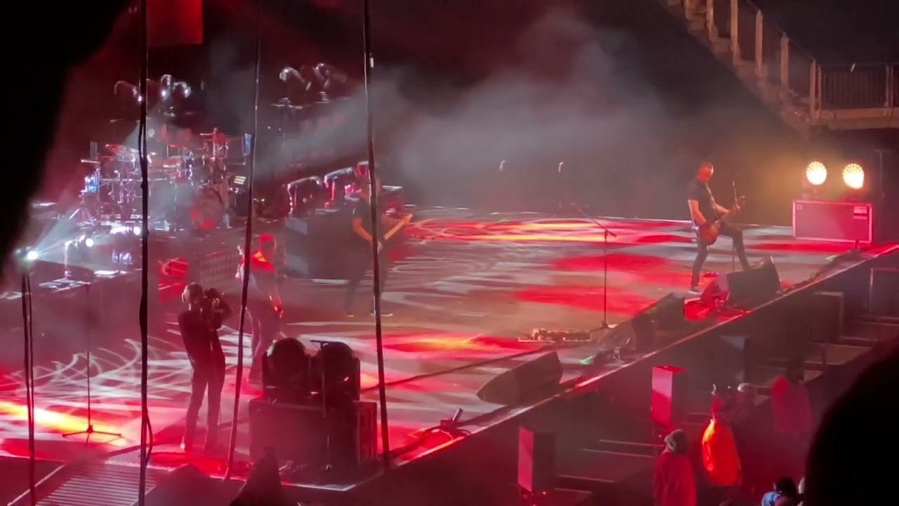 Alter Bridge (Mark Tremonti vocals) - Burn It Down (O2 Arena, London, December 12, 2022) Live - 4K