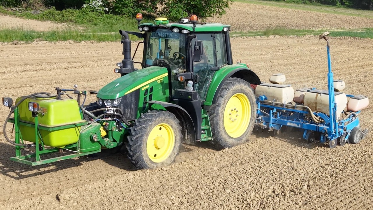 John Deere 6120M & Monosem seeder - Corn Seeding