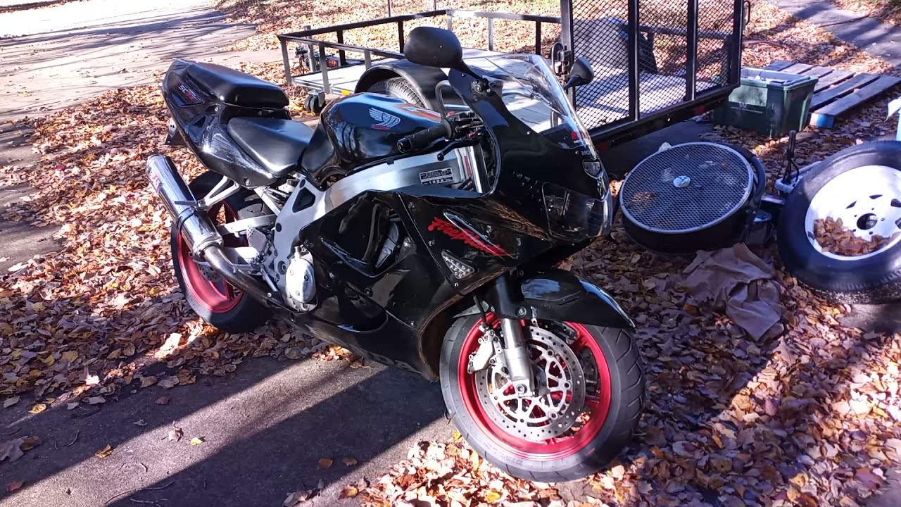 1999 Honda CBR 900RR SC33 Restoration and Tune.