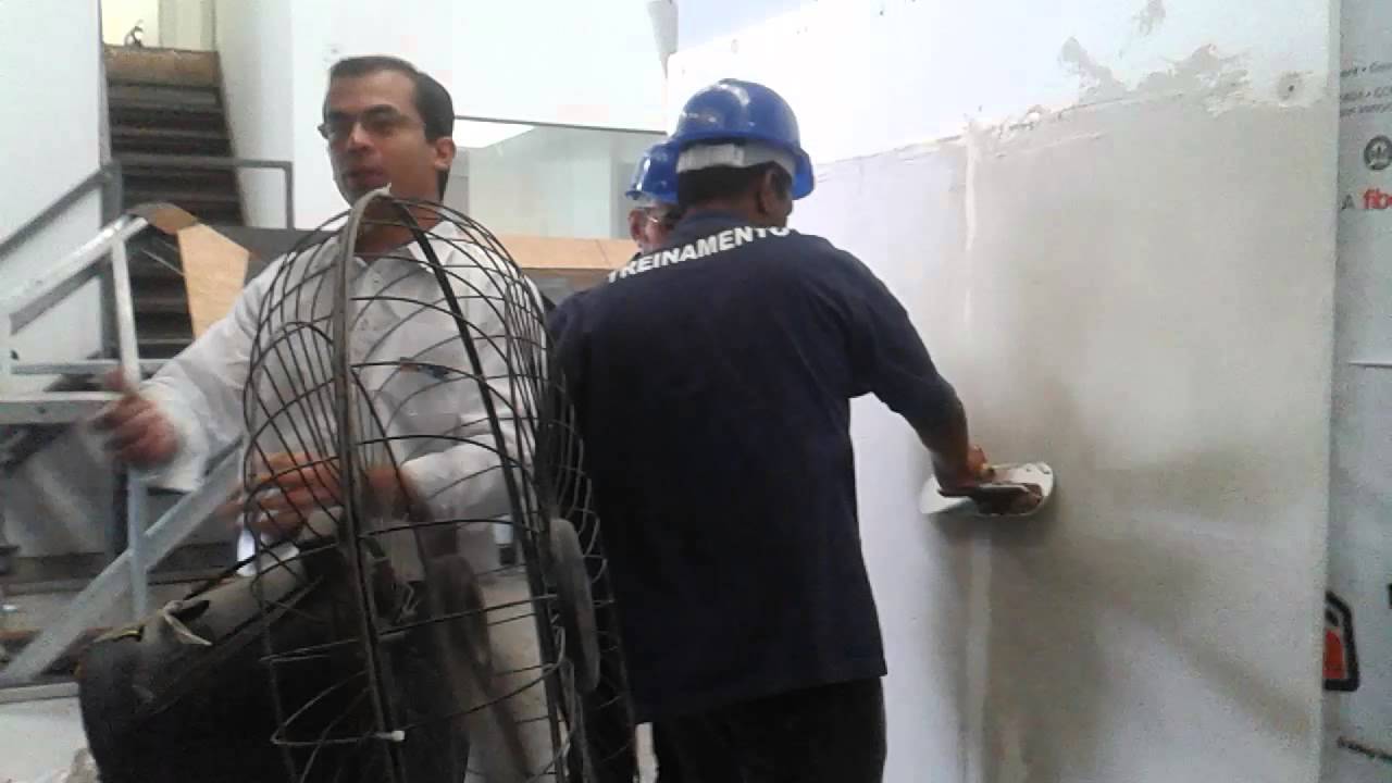 CenterSteel e Protec - Aplicação de massa niveladora - 01