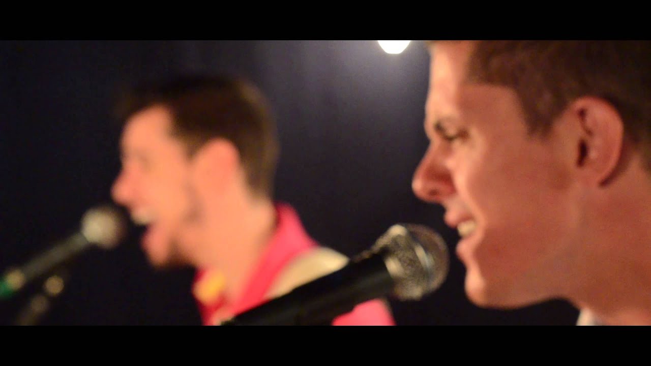 Paradise / Implorando pra trair (Coldplay - Michel Tel&oacute;) por Evandro e Juninho