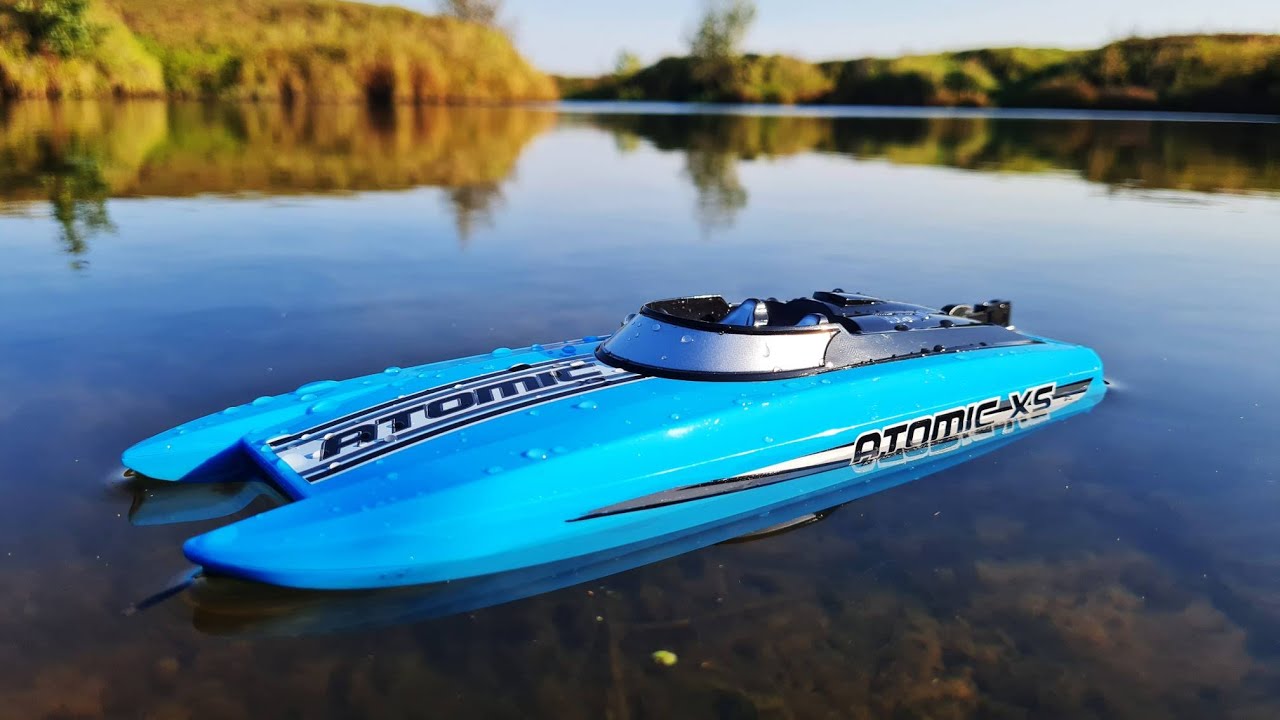 Бюджетная лодка VolantexRC ATOMIC XS ... Быстрая, управляемая и не переворачивается!