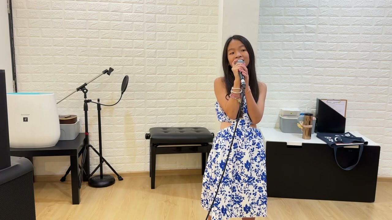Stuck in the middle - Babymonster (cover by Rada)