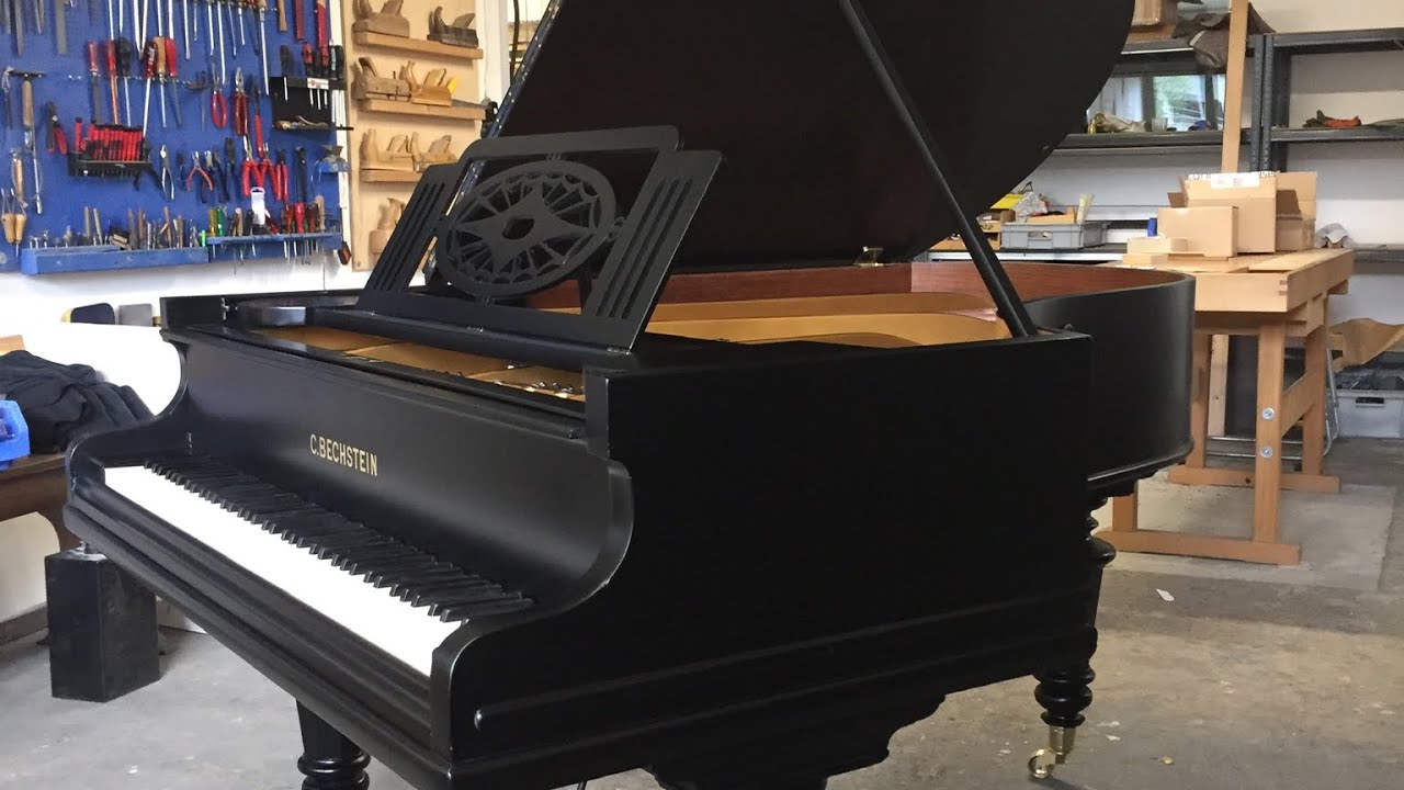 Klavierbauer & Klavierrestaurator. Die Restaurierung eines über 100 Jahre alten Bechstein-Flügels.
