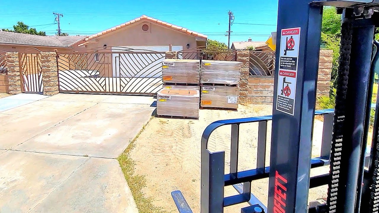 Unattended Moffett Forklift Delivery: Keys tips for Beginner Operators.