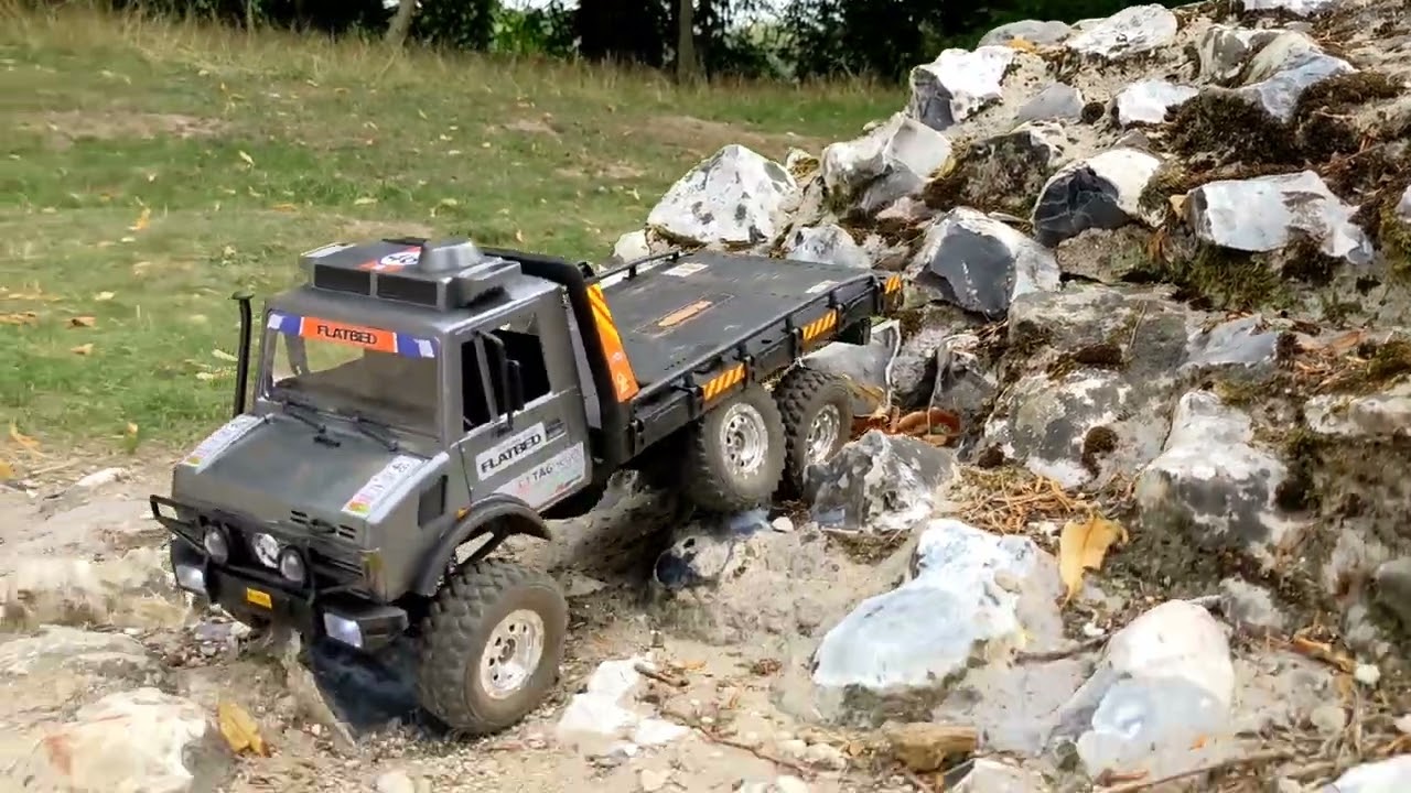 The New JJRC 6x6 Unimog Is Crazy Good At The Castle !! 🏰 