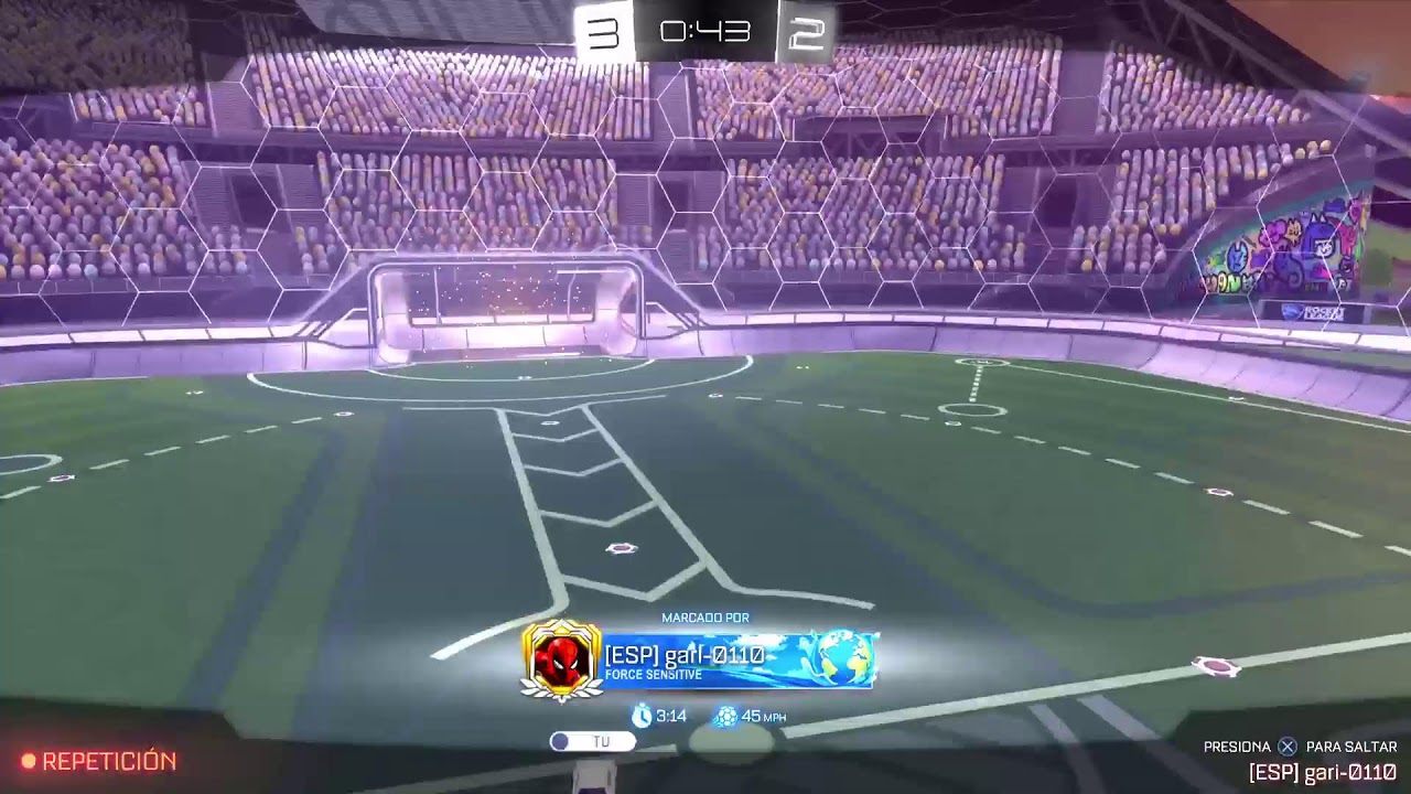 Jugando a Rocket League