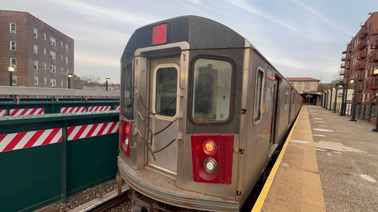 IRT Dyre Avenue Line: (2) Train Action at Morris Park