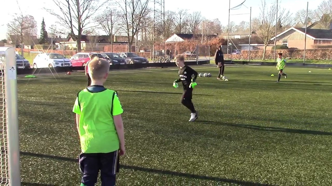 Spil 2v1 med pres bagfra kamp