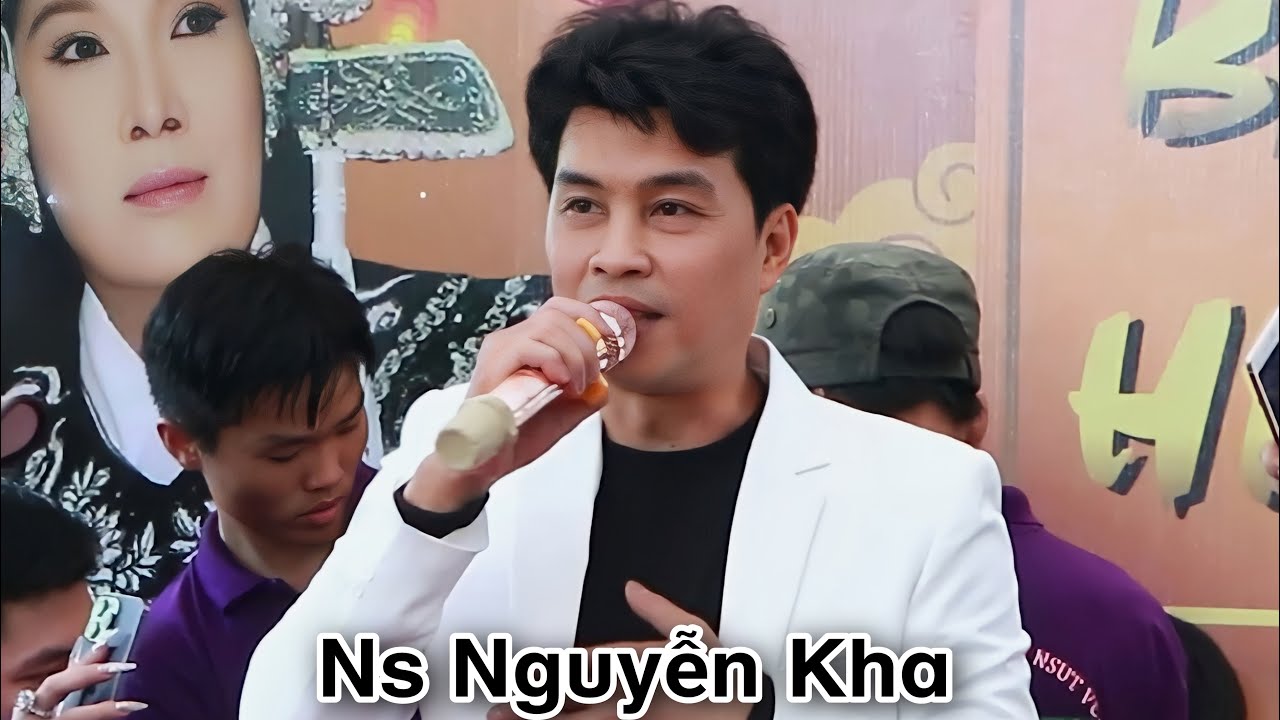 Ns Nguyễn Kha cũng xuất  hiện hát phục vụ bà con tại mộ Ns Vũ Linh | Lễ Vu Lan