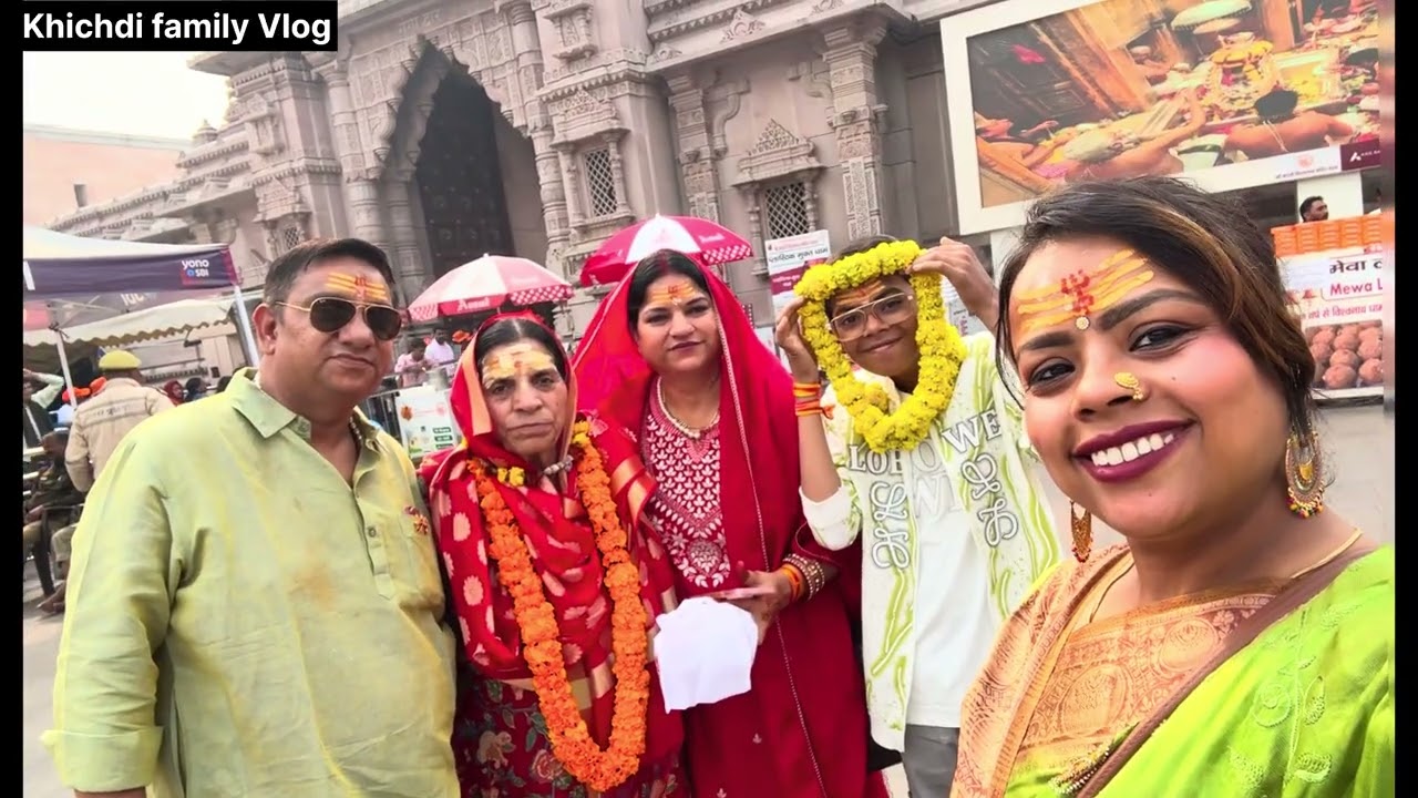 EP11) Kashi Vishwanath Mahadev Ke ki Darshan ||  Banaras ki famous Saree ￼￼👍👍
