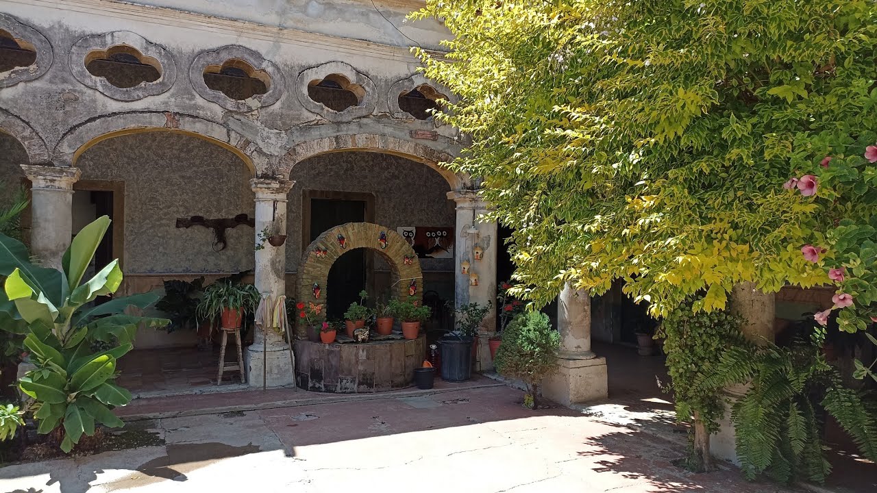 HACIENDA GOMEZ y su impactante y bello jardín , aún conserva cosas originales de su época 1895 !!