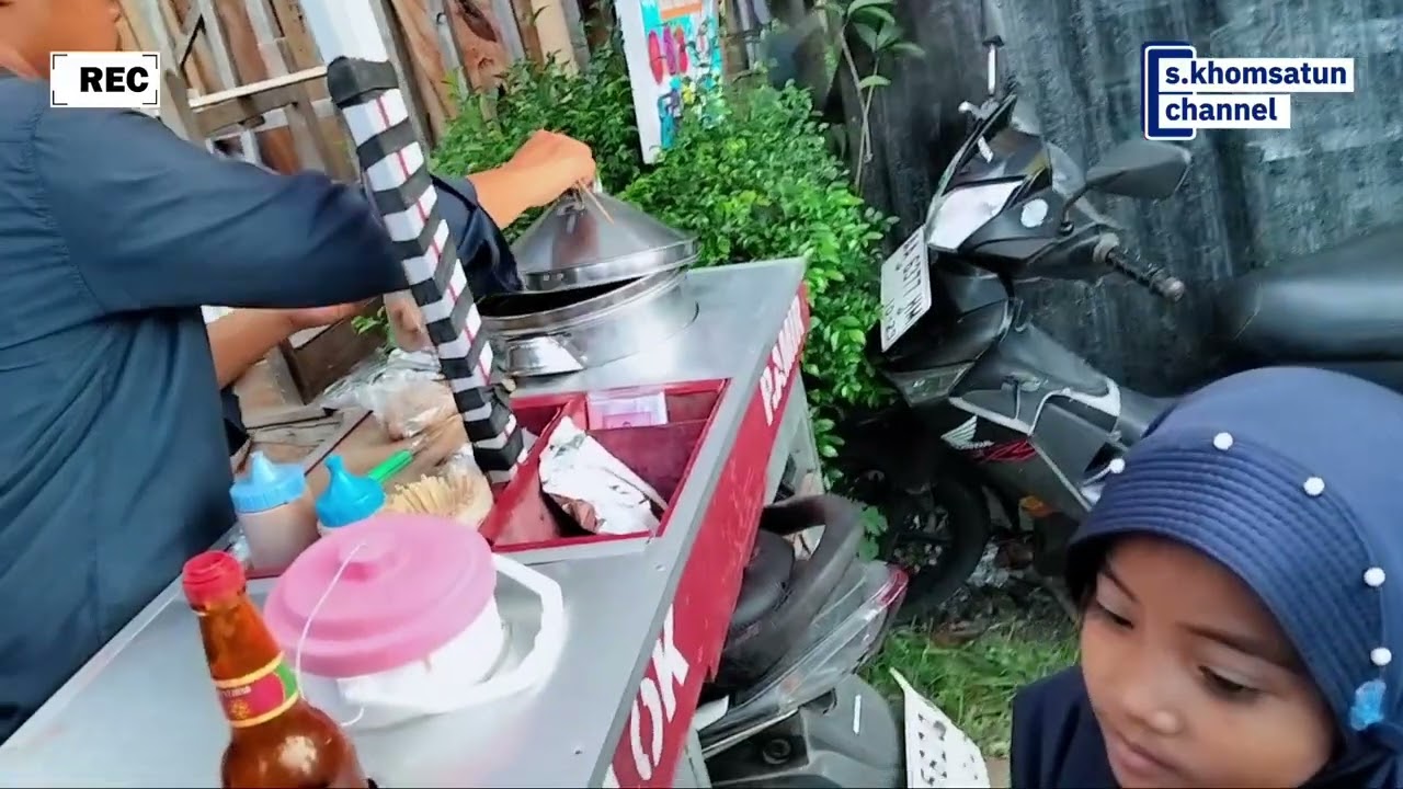 Belanja di supermarket pulangnya mampir beli takjil untuk buka puasa. #long  #longvideo  #kuliner 