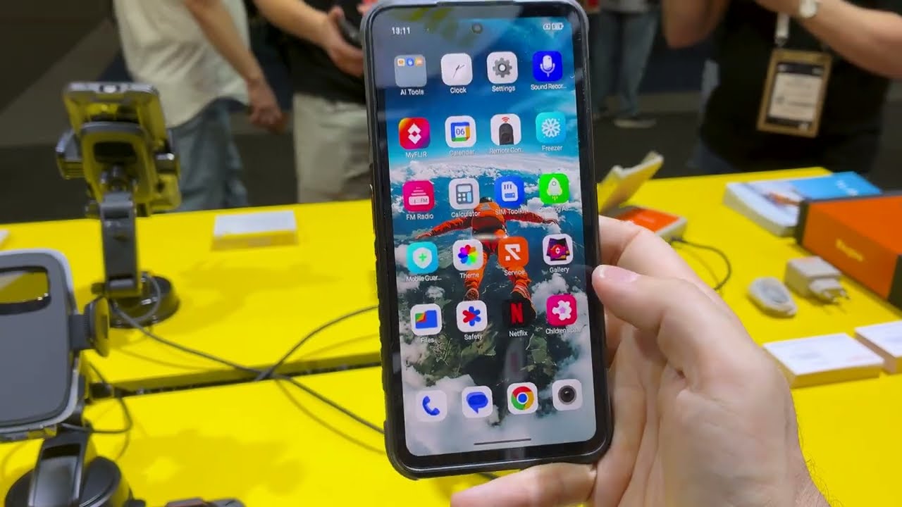 📱🔥💪 RugOne Xever 7 Pro hands-on de la IFA 2025: senzor termic FLIR și baterie detașabilă