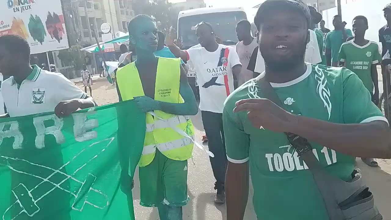 l'arrivée des supporters de l'ASC tool bi de l'unité 17