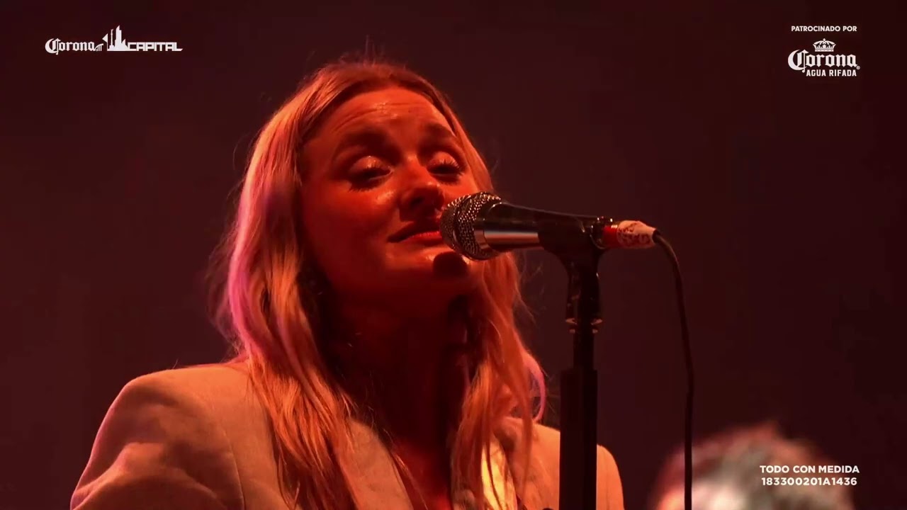 Aly & AJ - Insomniatic (Live at Corona Capital)