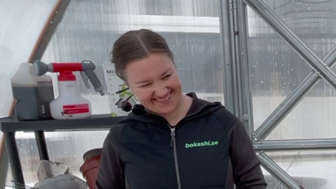 Snyggt &  miljövänligt målade pallkragar - Malin från bokashi.se och Henke från Henkesmålartips.se