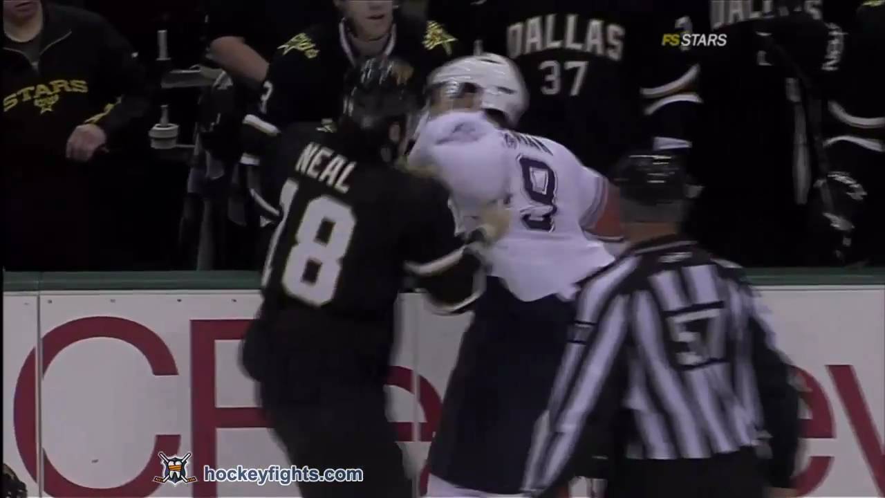 Theo Peckham vs James Neal Jan 26, 2011
