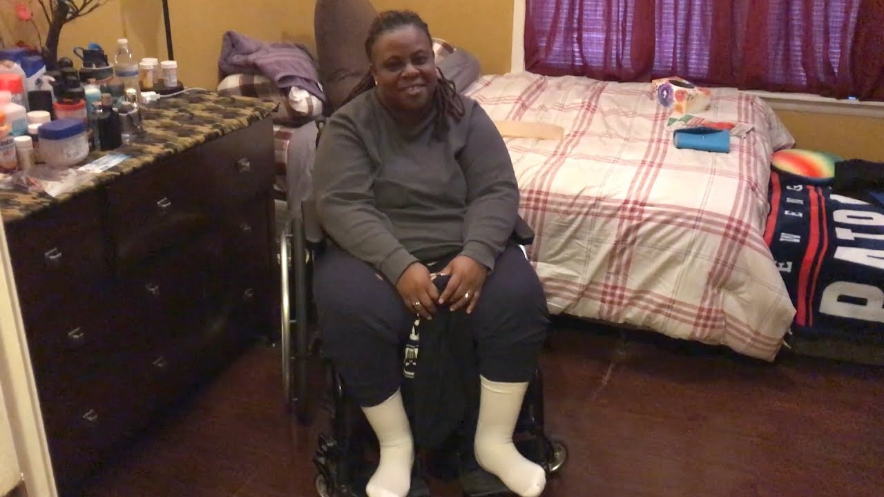 How I Dress in a Wheelchair - T4 Complete Paraplegic from Connecticut, Nakeitha Rose