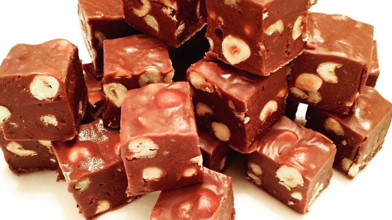 Recette très facile pour faire des petits chocolats avec 3 ingrédients,les FUDGES
