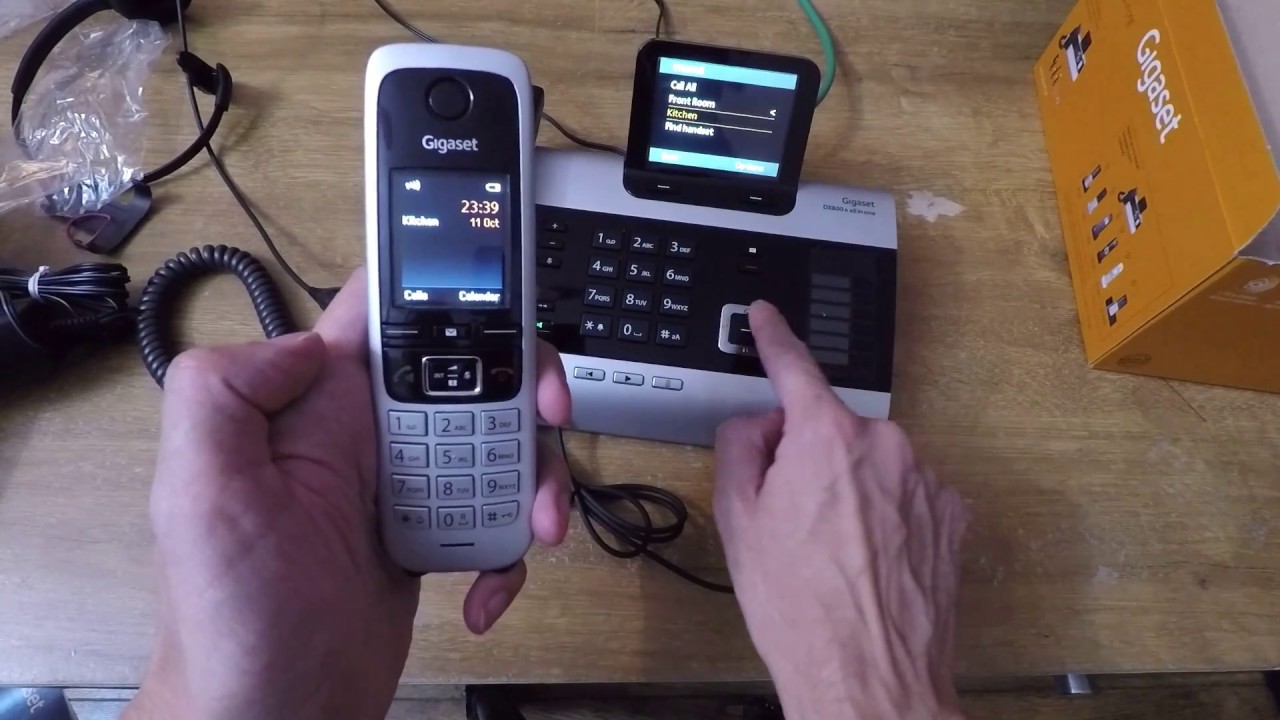Gigaset DX800A Part 6 of 7: Internal calls and menus