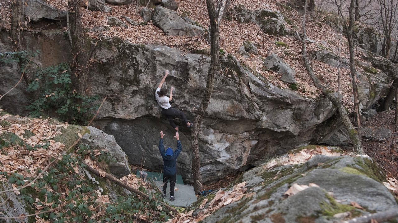 Bouldering in Brione - New Year 2021/22