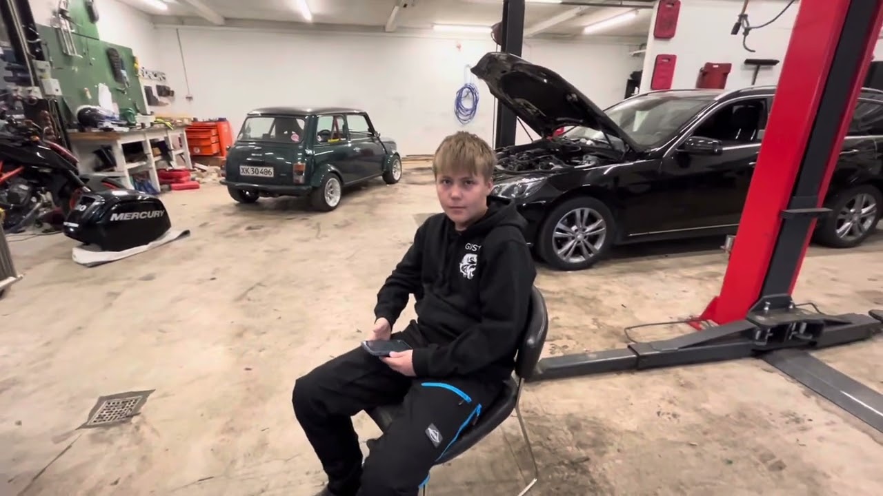 Afsnit 2: OMBYGNING AF EN MERCURY MOTOR 80HK TIL EN 115XS PRO hvor kåbe demonteres