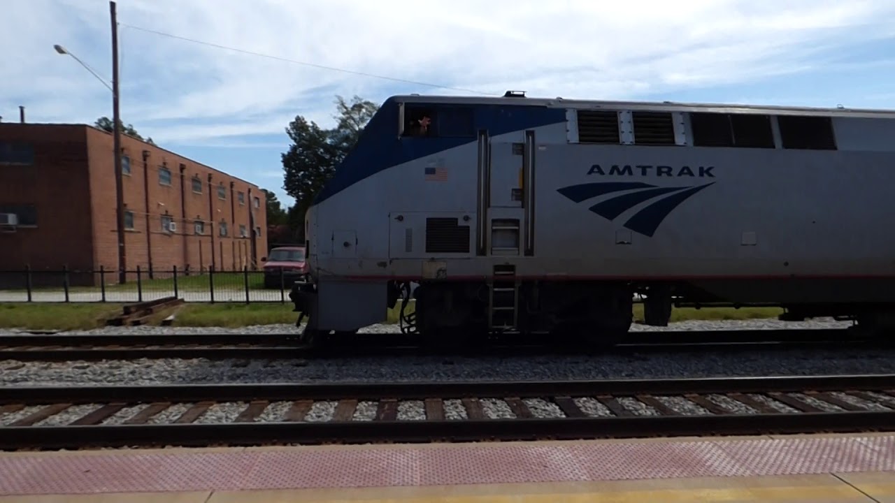 Amtrak Auto train. P052. Engines 832 (leads), 113