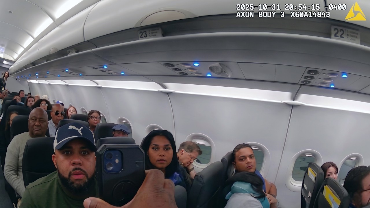 Police Track Down Laptop Thief on Airplane Right Before Takeoff