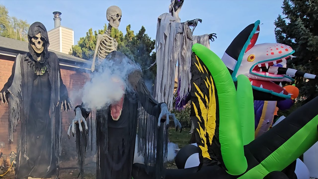 Our Complete Yard Display and Haunt Walkthrough on Halloween! (day + night)