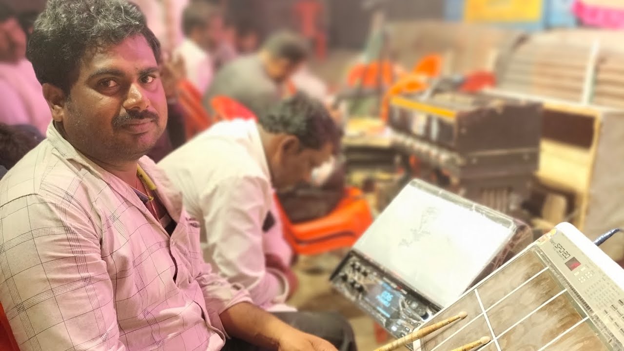 ಶ್ರೀ ಗುರು ಪುಟ್ಟರಾಜ ವದ್ಯದಿಂದ ಚಿಕ್ಕ ಬೇರಿಗೆ ಈ ಭೂಮಿ ನೀನಾದರೆ ಹಾಡಿದ್ದು ಪ್ಯಾಡ್ ವಾದ್ದರು ಶ್ರೀಕಾಂತ್ ಸುಳಿಕೇರಿ