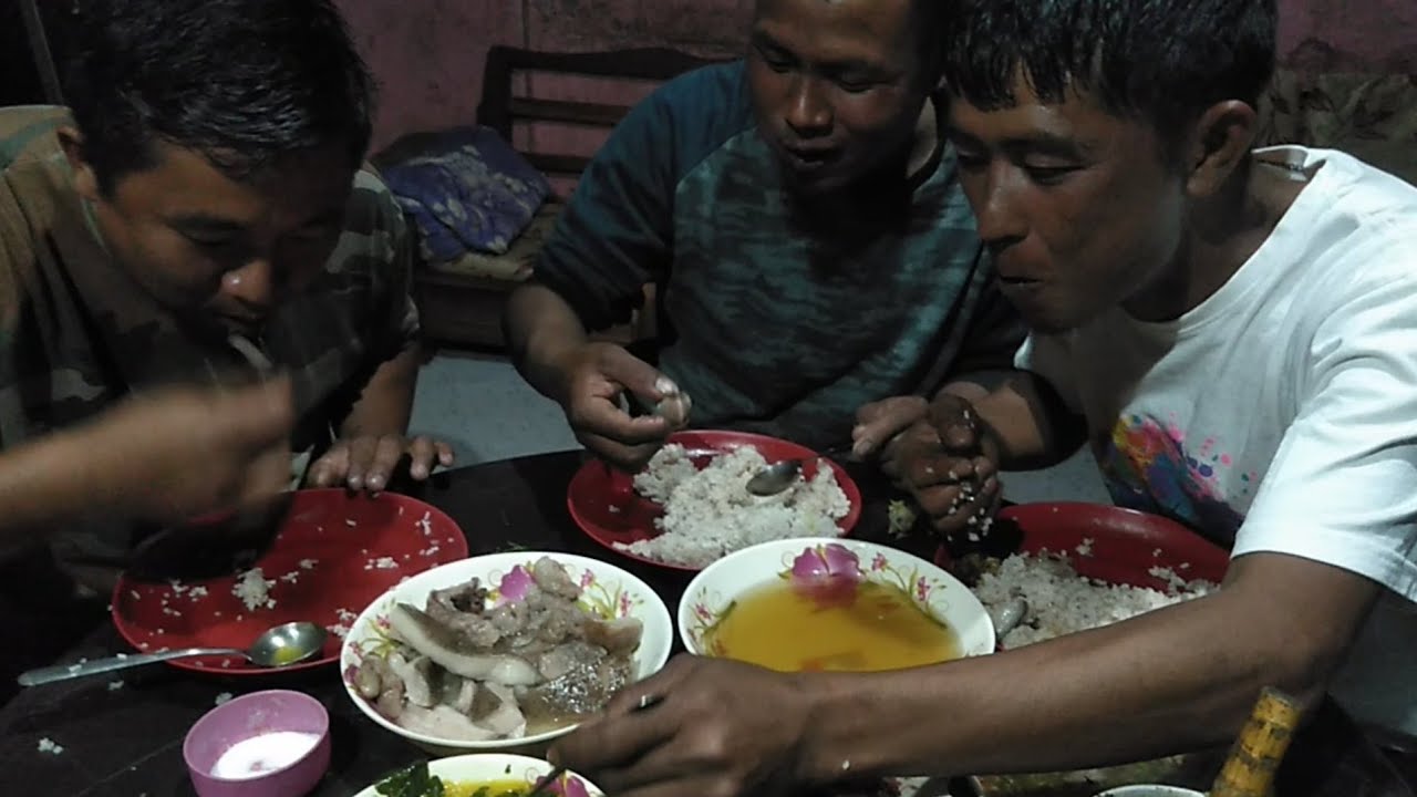 Vawksa mukbang pui tak a ni 😂😂