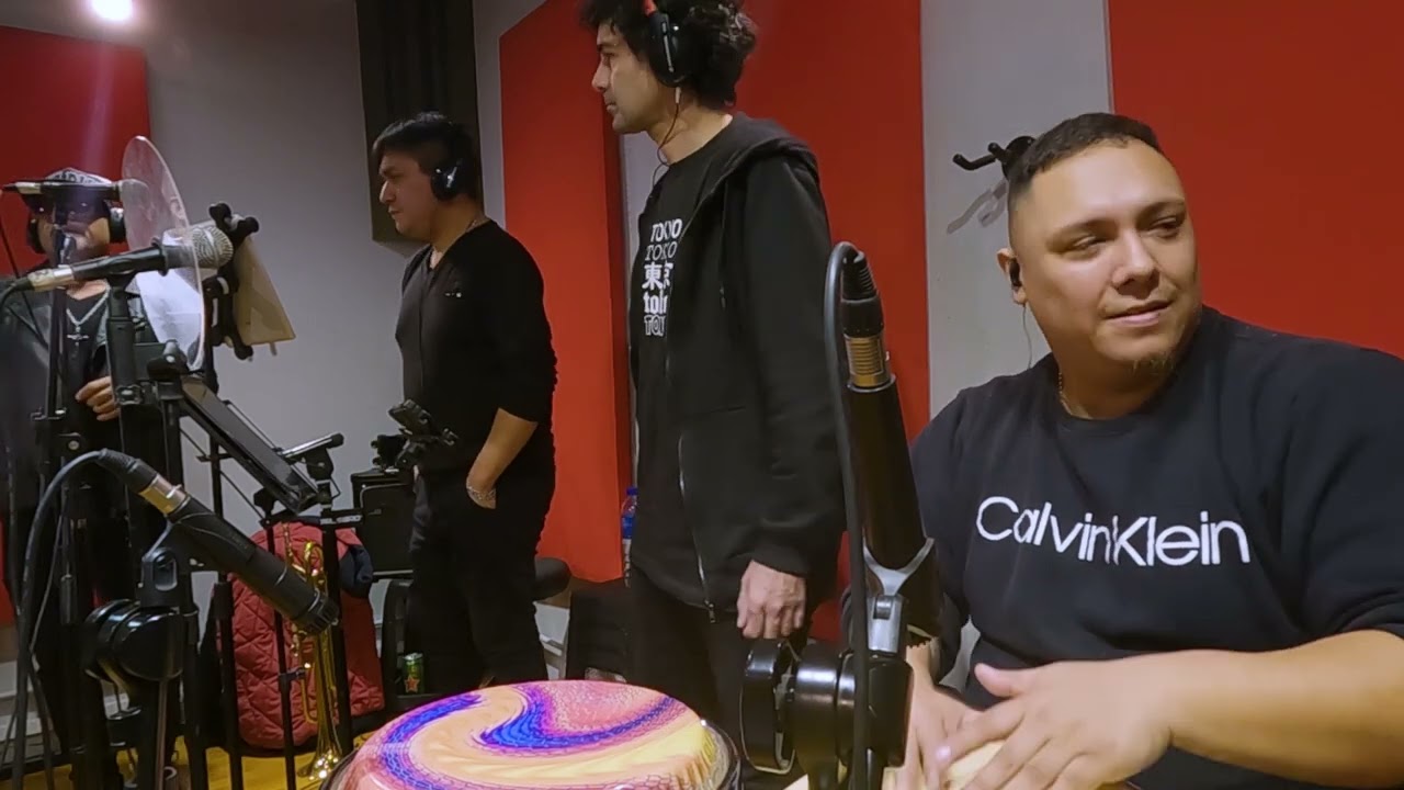 NECESITO UNA AMIGA / VOY A CONQUISTAR TU AMOR - MARCOS MIRANDA Y ORQUESTA  (SESSION LIVE)