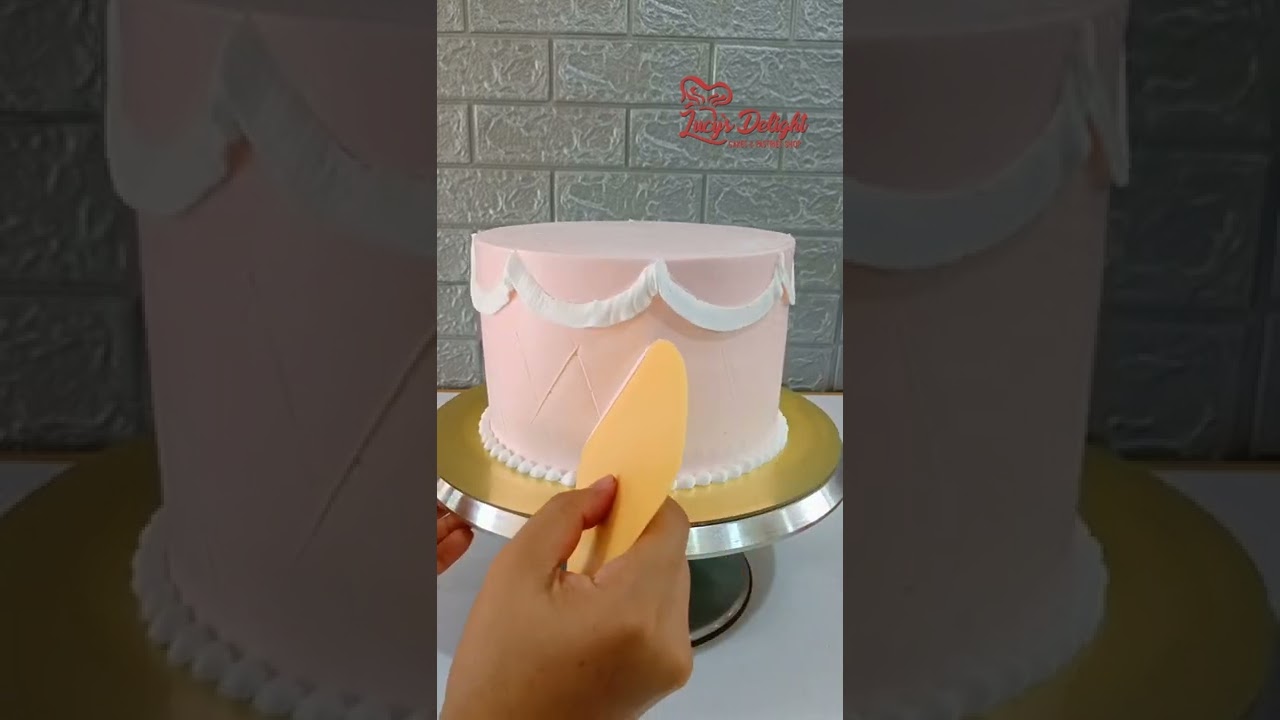 swag piping and flower piping on cake/how to achieve lemonade color/tips and techniques
