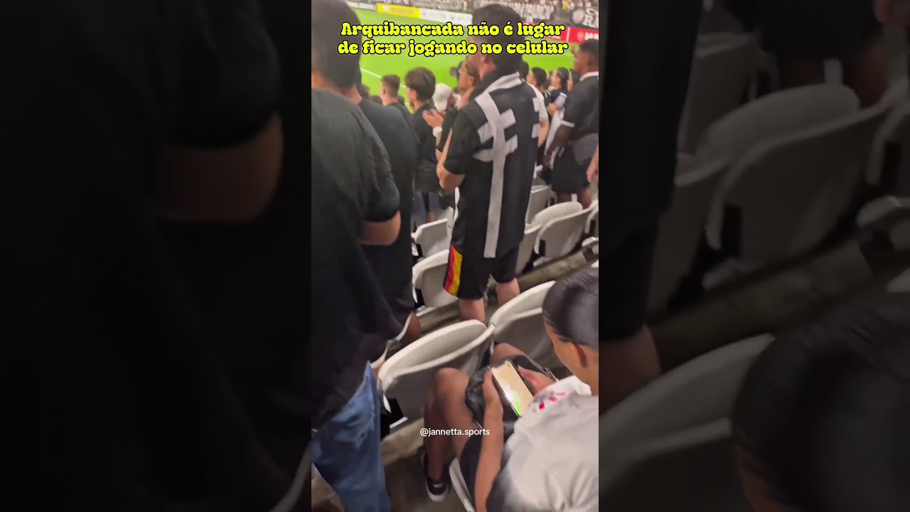 Pode isso torcedor ?? #futebol #torcida #est&aacute;dio #arquibancada