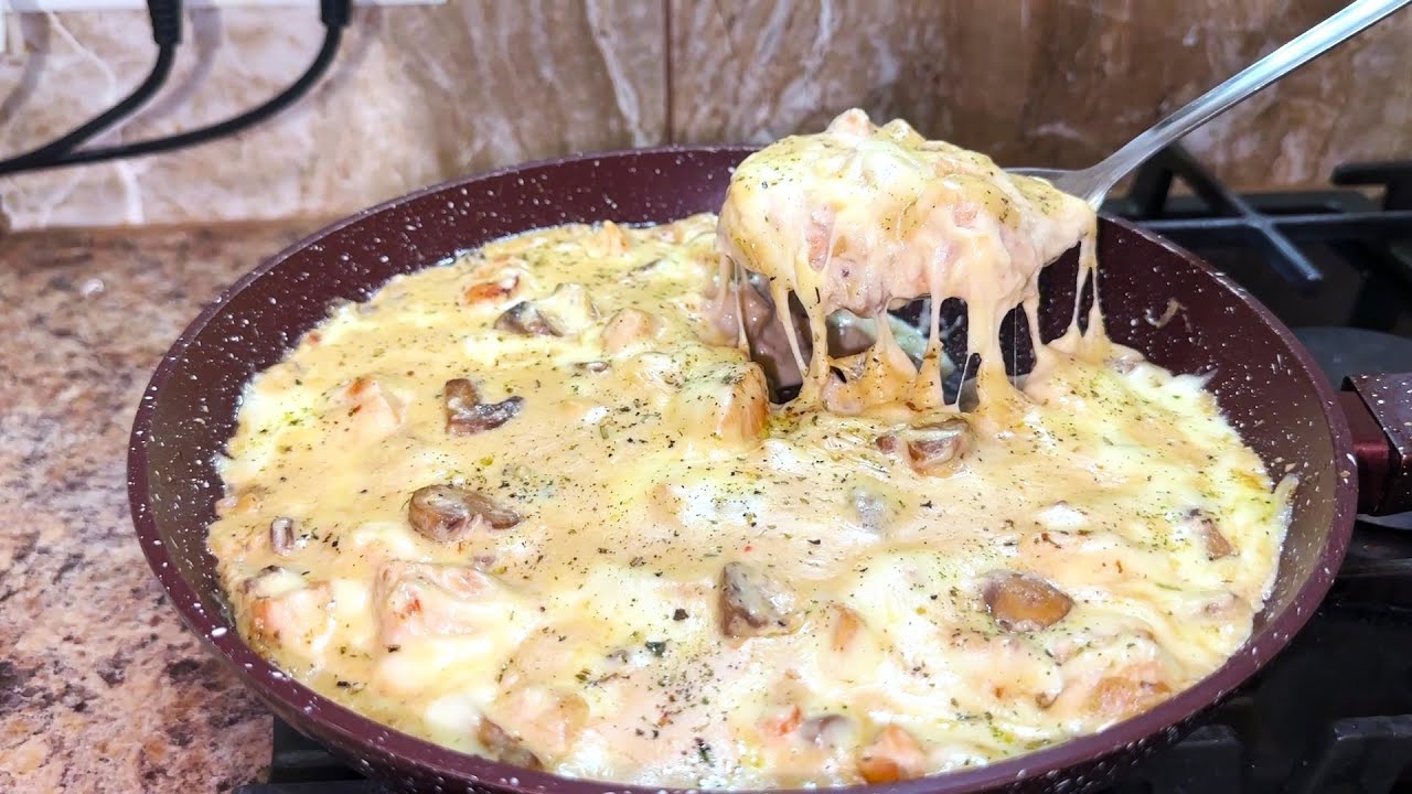 Быстрый ЖУЛЬЕН НА СКОВОРОДЕ! Изумительно Вкусный Рецепт Курицы с Грибами в Сливочном Соусе!