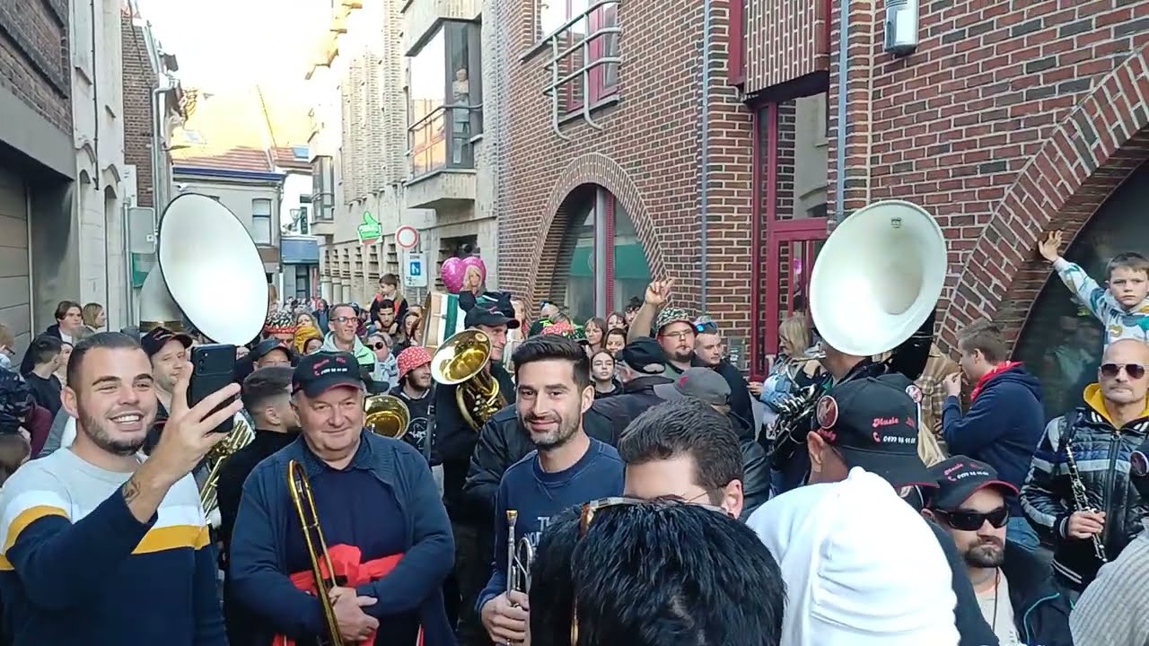 MOUSCRON 🇧🇪 Fête des Hurlus 2024 (24)