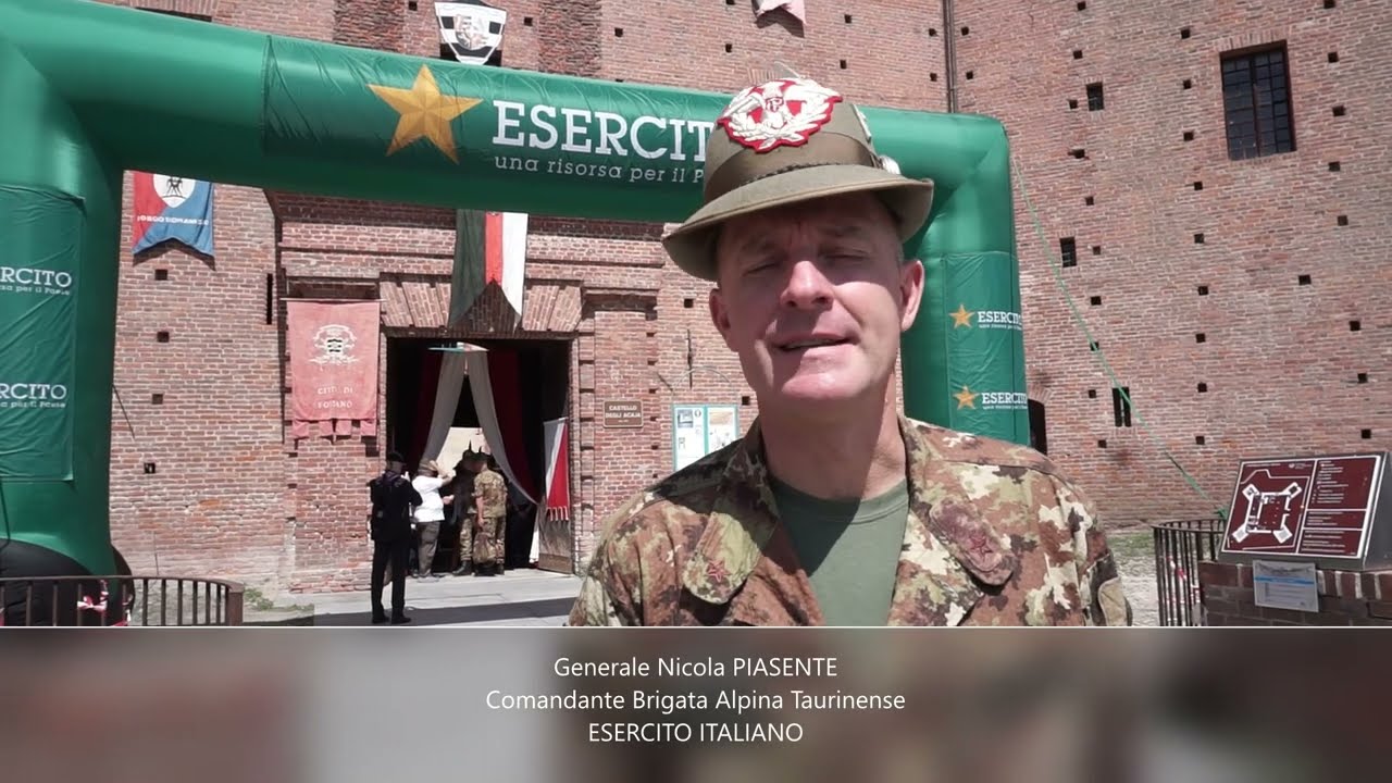 Guastatori in piazza a Fossano per la festa del Genio
