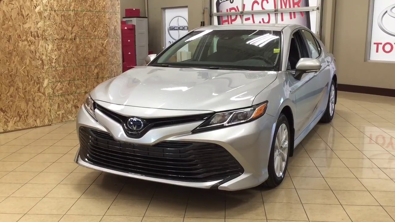 2018 Toyota Camry LE Hybrid Review