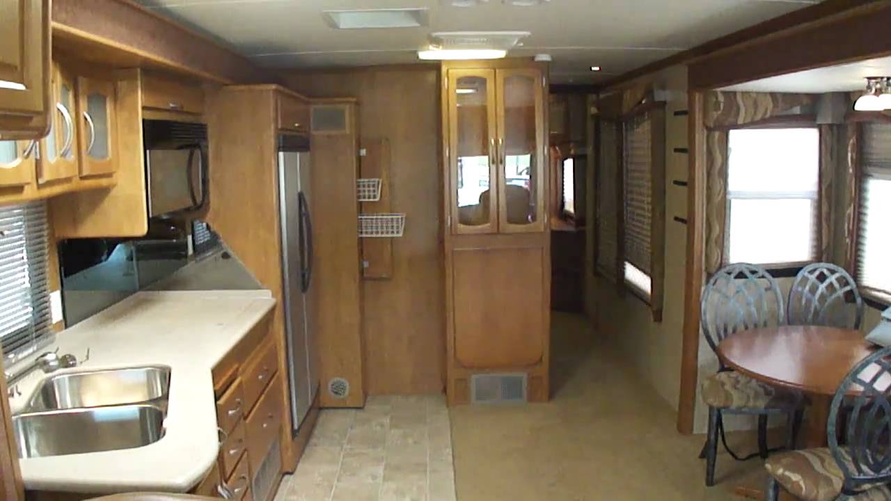 2004 Fleetwood Pace Arrow 37C Walkaround