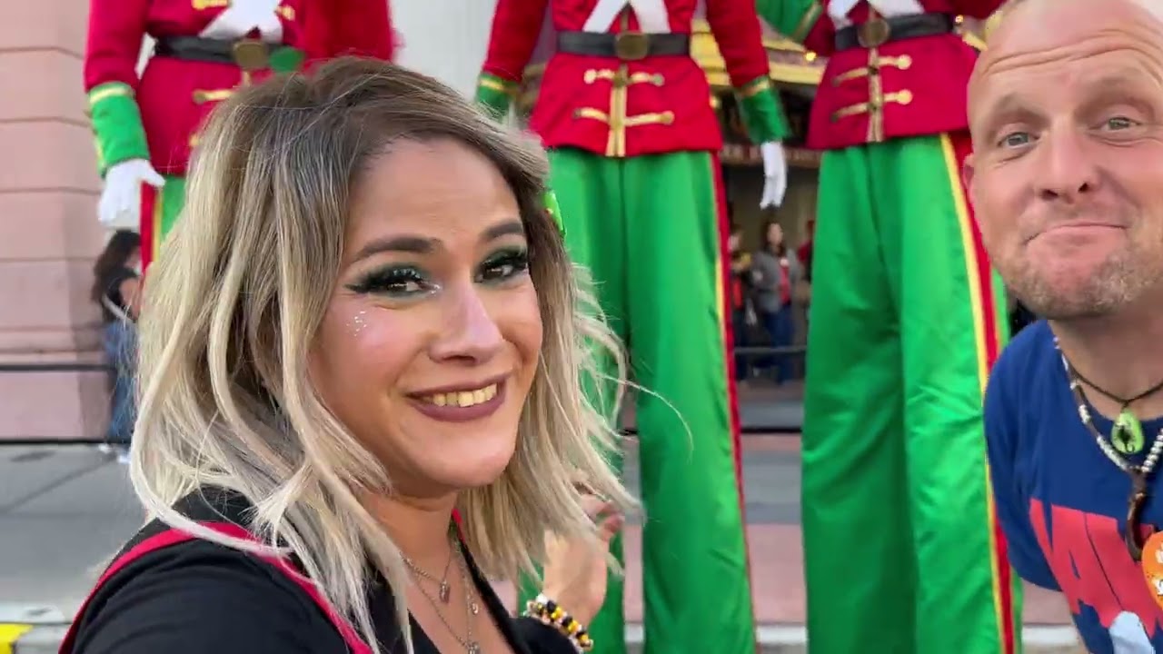 UNIVERSAL STUDIOS ORLANDO CHRISTMAS 2025 | DECORATION, CHARACTERS AND MACYS PARADE!!!