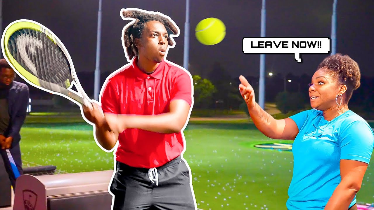 Игра в теннис в Top Golf
