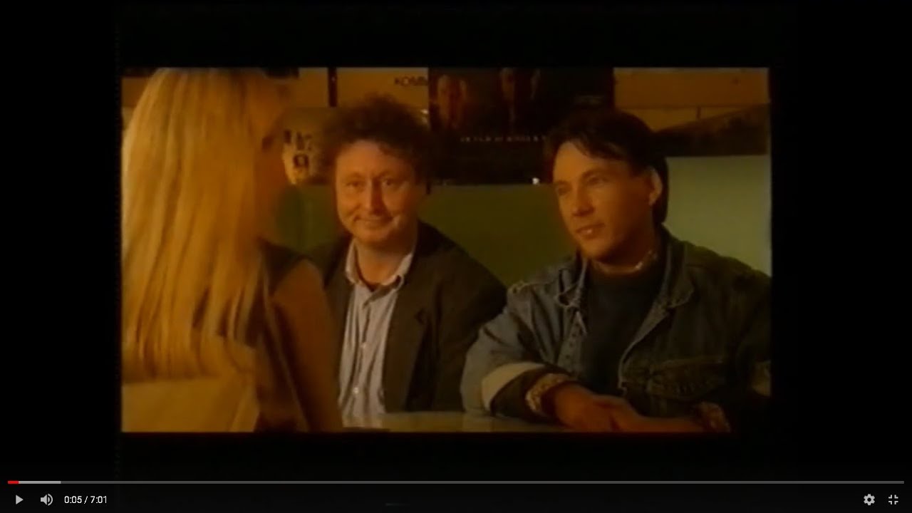 Wikke & Rasmussen fort&aelig;ller om deres f&oslash;rste spillefilm. TV2 1992.